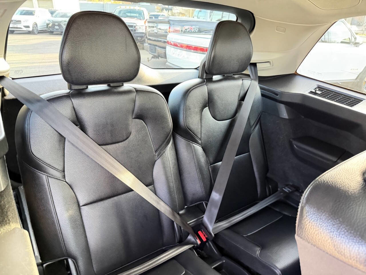 Used 2018 Volvo XC90 T6 Momentum w/ Convenience Package image 27