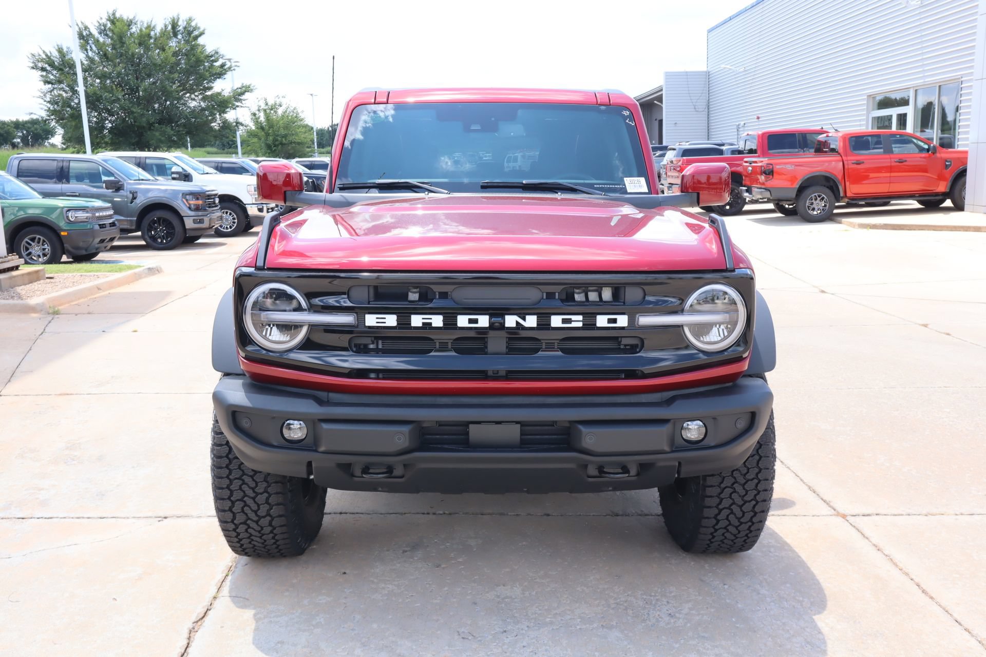 New 2026 Ford Bronco Outer Banks w/ Sasquatch Package AWD/4WD image 10