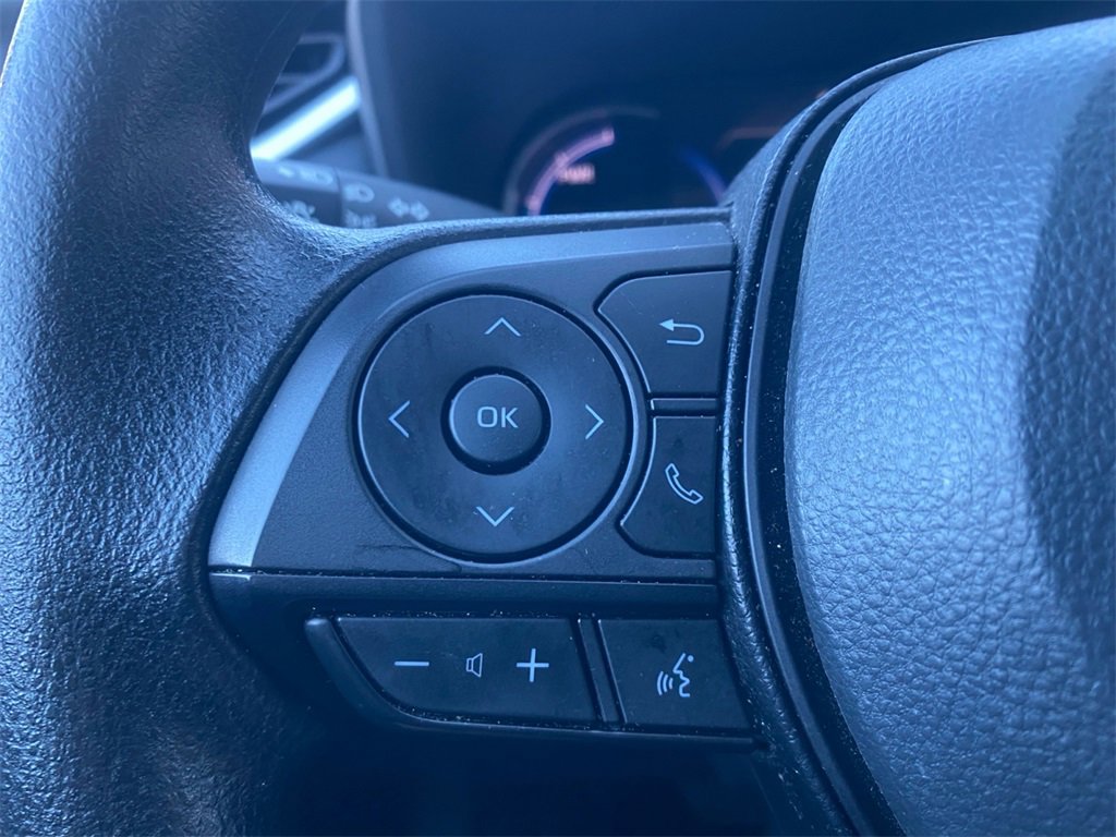 Used 2025 Toyota RAV4 XLE image 21