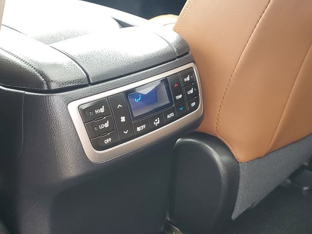 Used 2019 Toyota Highlander Limited AWD/4WD image 29