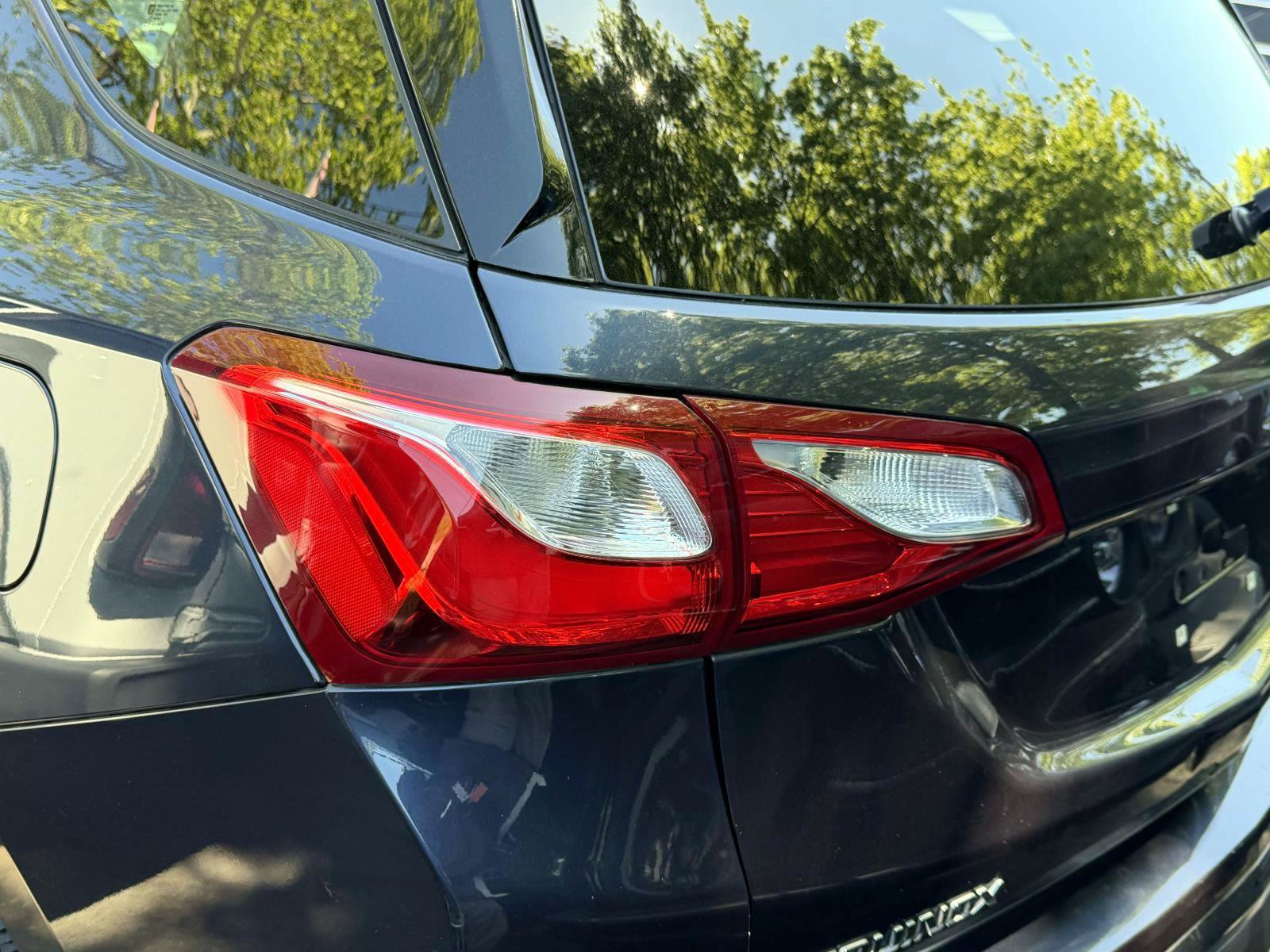 Used 2019 Chevrolet Equinox Premier AWD/4WD image 8