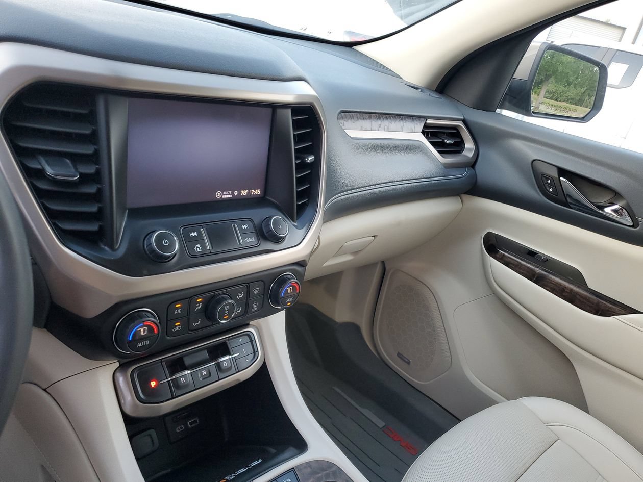 Used 2023 GMC Acadia Denali w/ Denali Technology Package FWD image 26