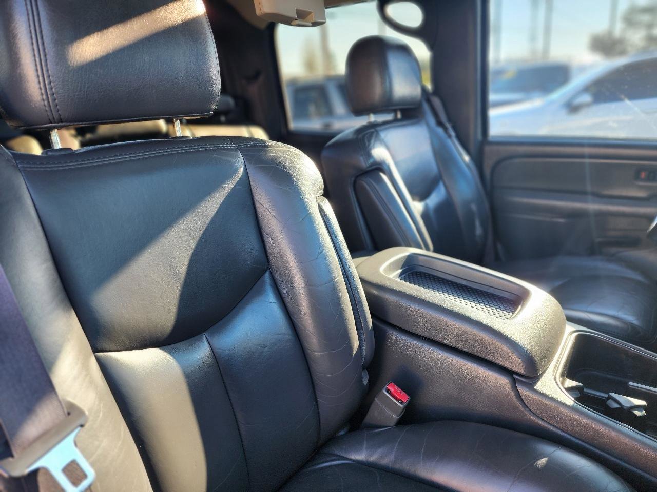 Used 2004 Chevrolet Avalanche Z71 w/ Sun And Sound Package image 29