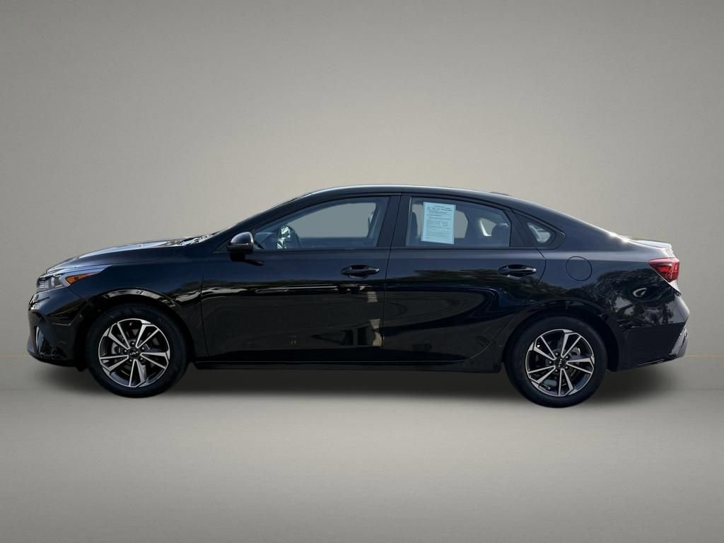 Used 2023 Kia Forte LXS w/ LXS Technology Package image 2