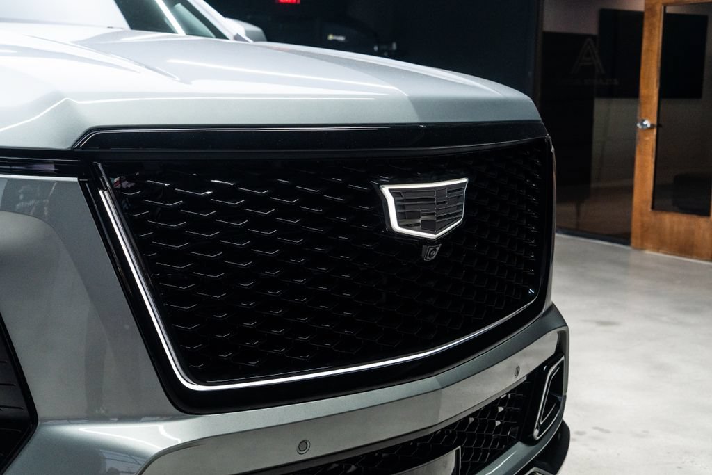 Used 2025 Cadillac Escalade V w/ LPO, ONYX Package AWD/4WD image 8
