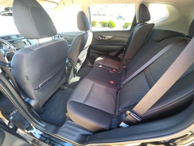 Used 2019 Nissan Rogue SV image 23