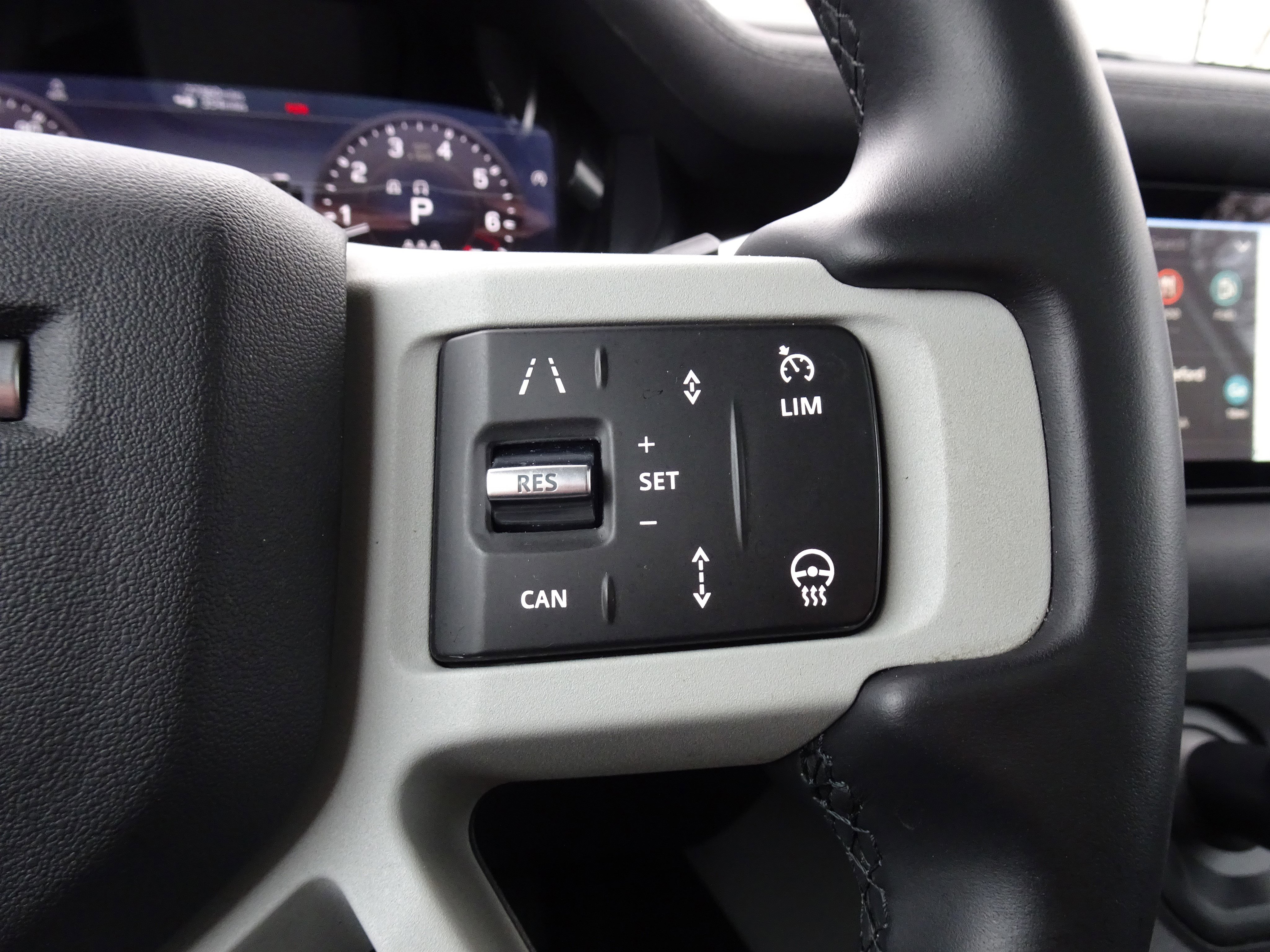 Used 2020 Land Rover Defender 110 SE image 34