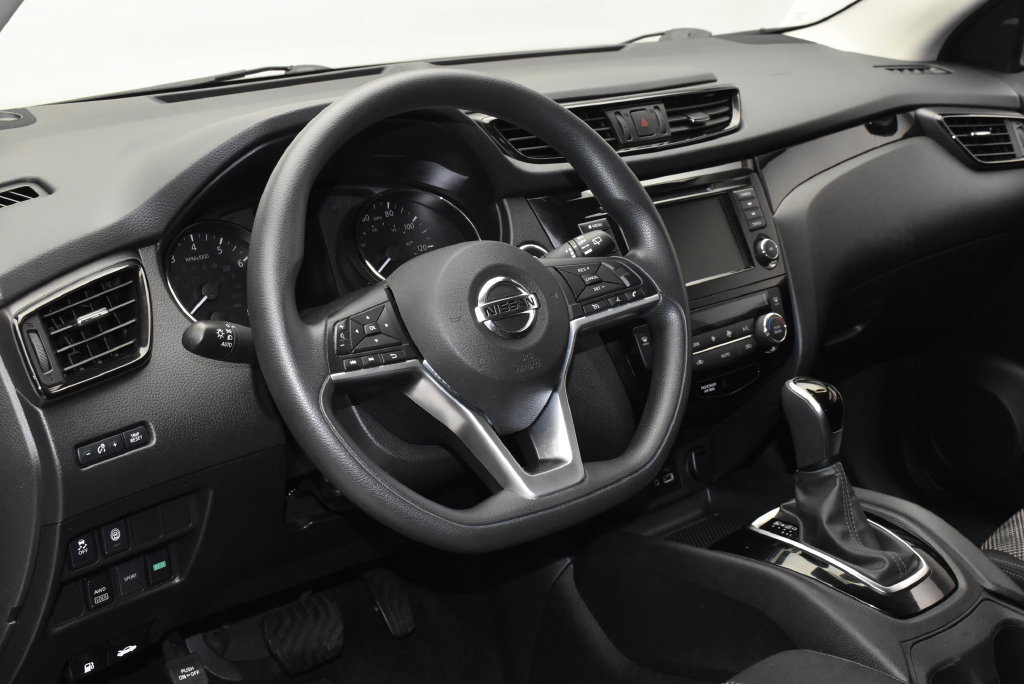Used 2020 Nissan Rogue Sport SV AWD/4WD image 17