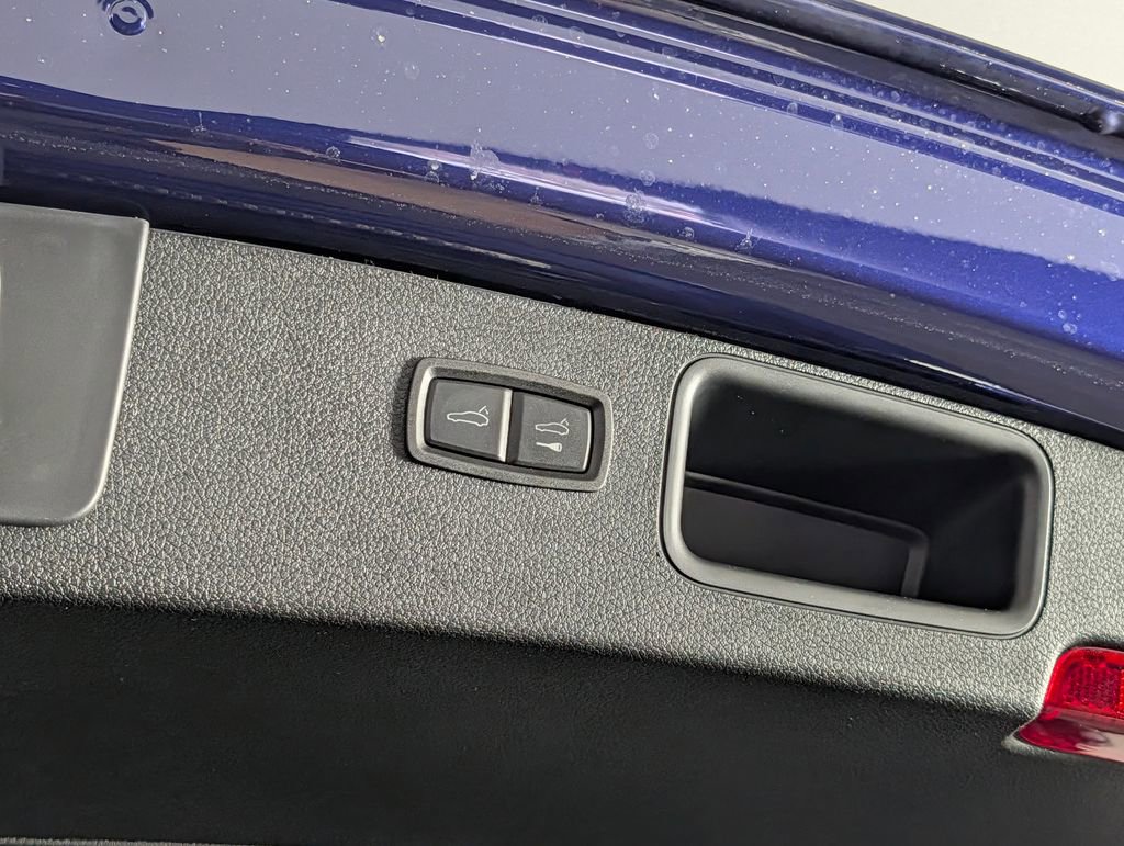 New 2026 Porsche Macan image 18