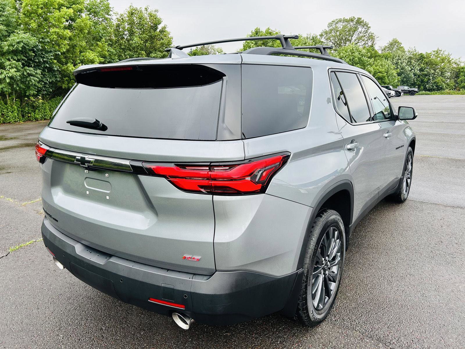 Used 2023 Chevrolet Traverse RS image 8