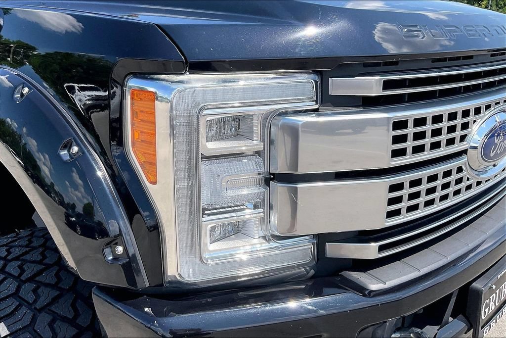 Used 2019 Ford F350 Platinum w/ Platinum Ultimate Package AWD/4WD image 38