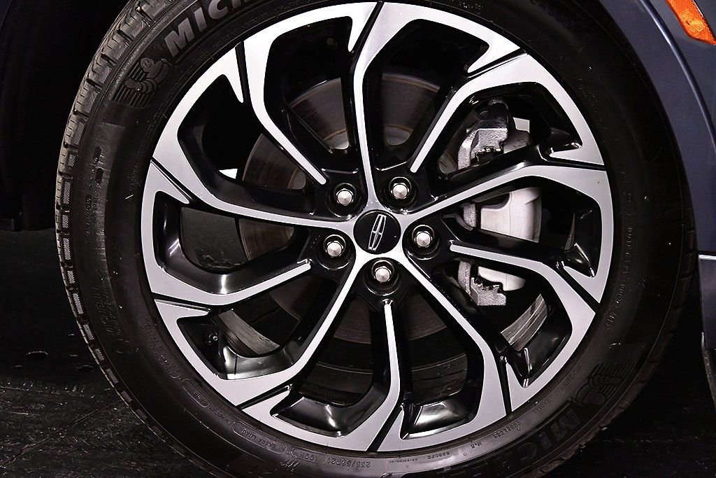 Used 2024 Lincoln Nautilus Reserve image 9