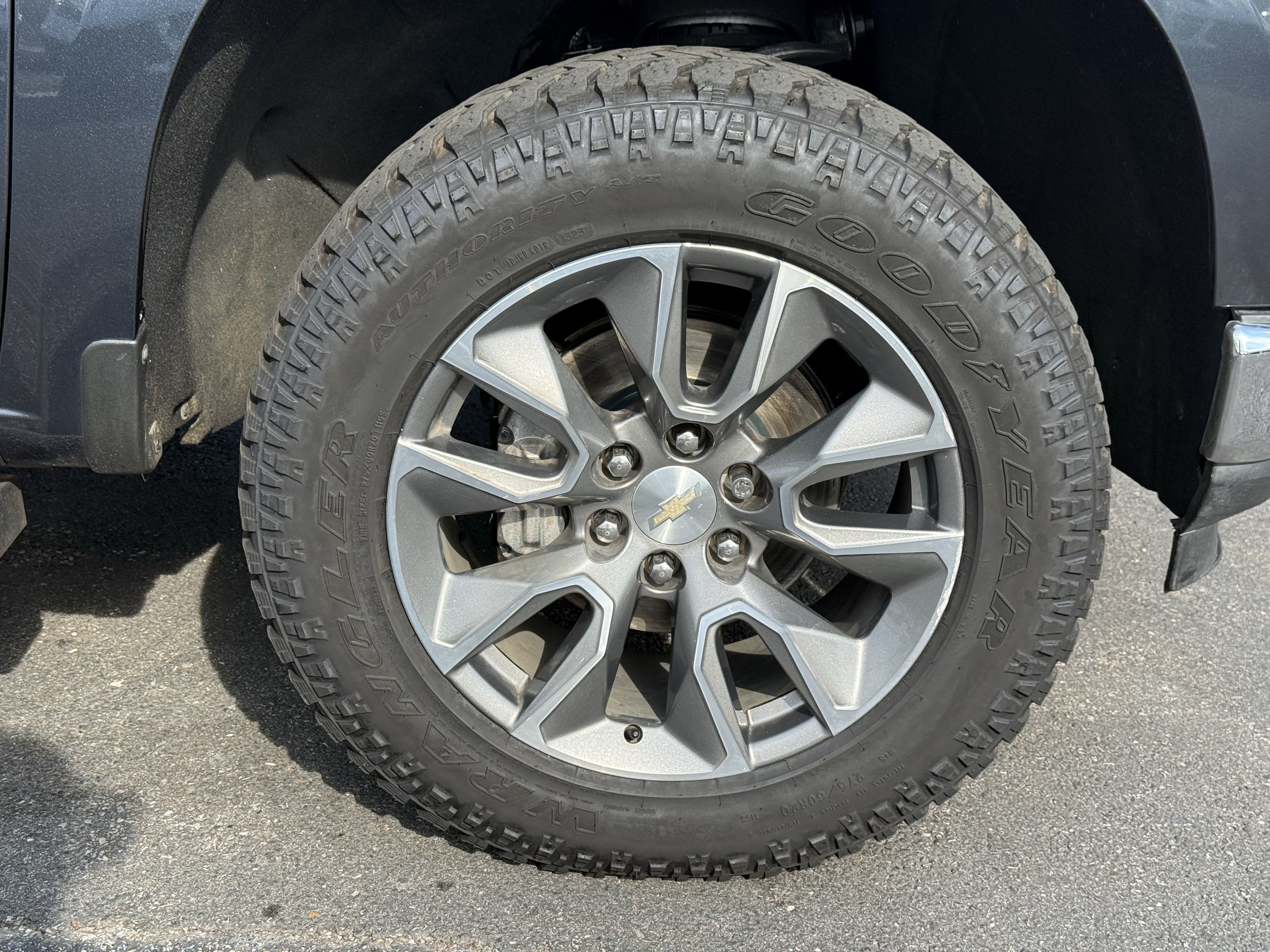 Used 2022 Chevrolet Silverado 1500 LT AWD/4WD image 13