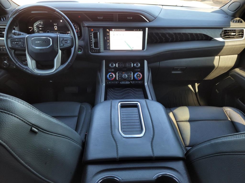 Used 2023 GMC Yukon Denali w/ Denali Reserve Package image 17