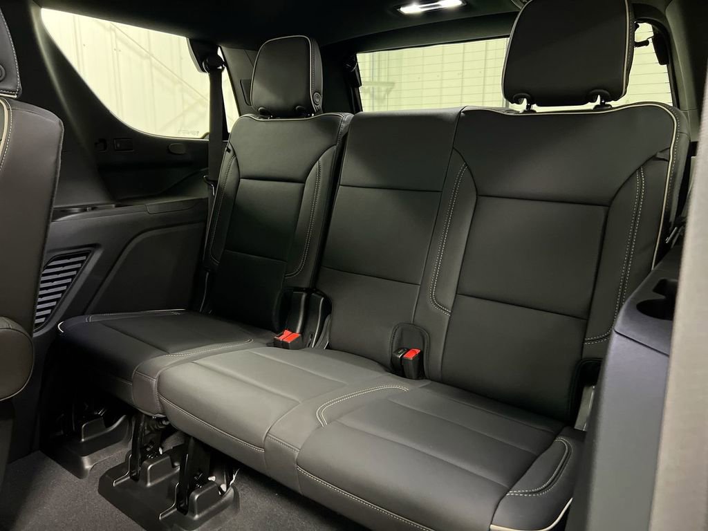 Used 2023 Chevrolet Tahoe Premier AWD/4WD image 30