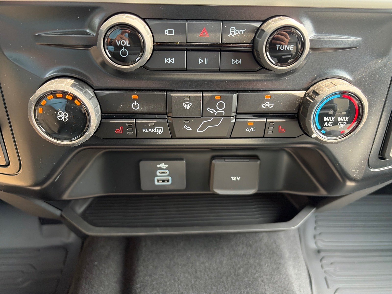 New 2026 Ford F250 XLT w/ XLT Premium Package AWD/4WD image 21