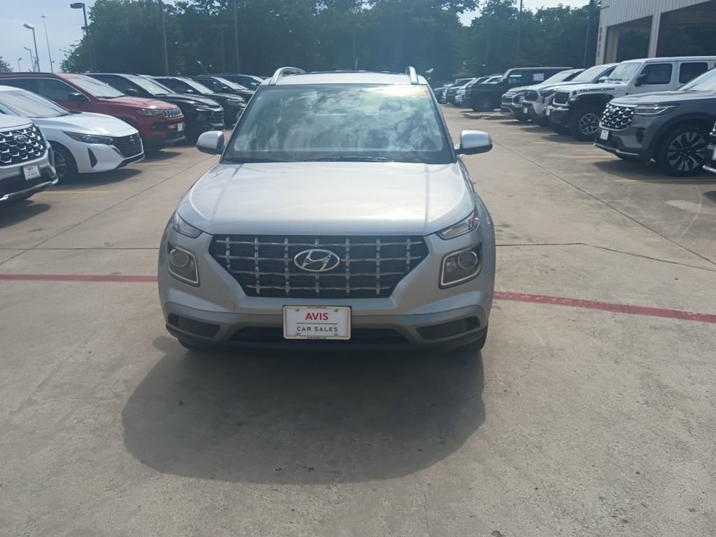 Used 2025 Hyundai Venue SEL FWD image 5