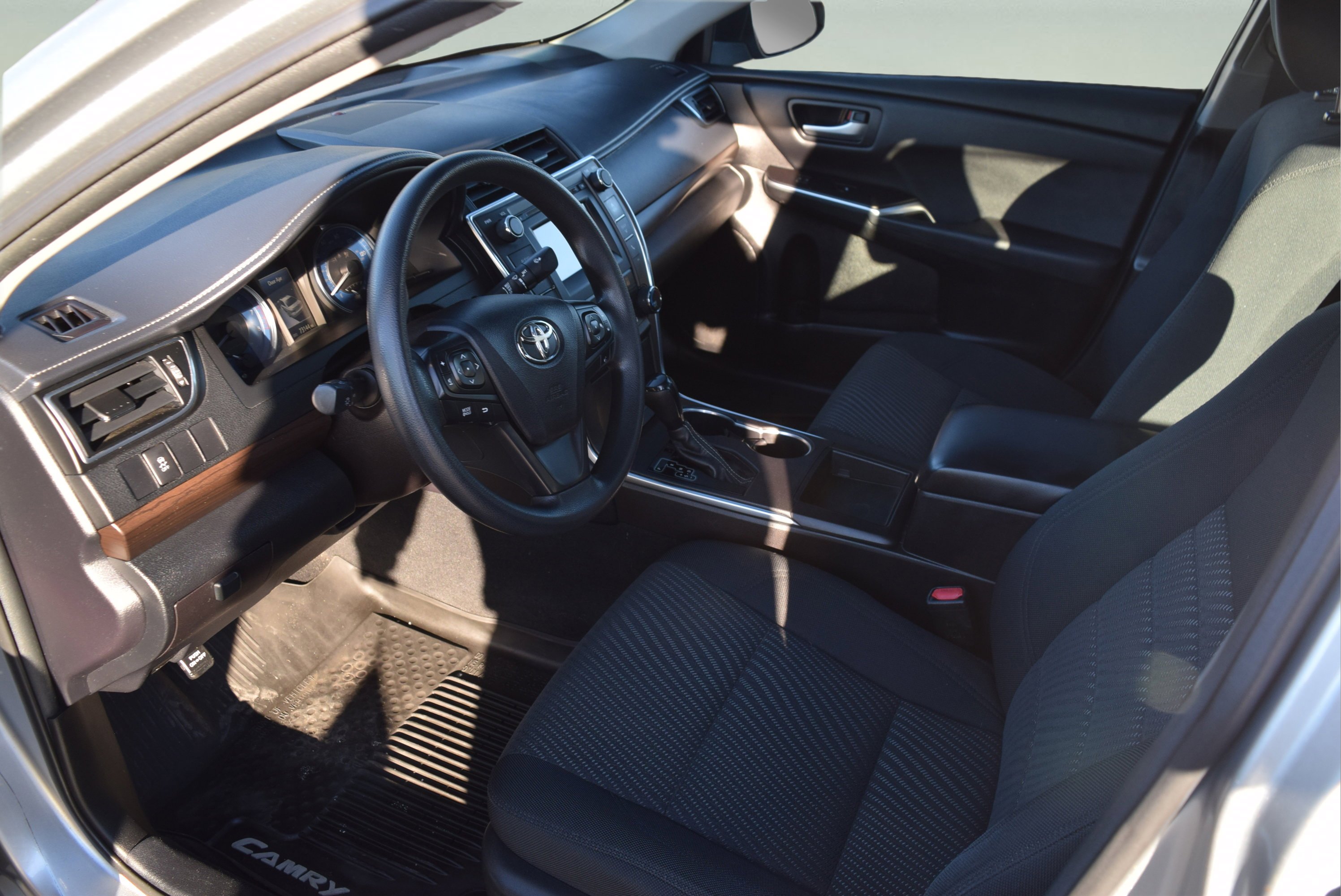 Used 2017 Toyota Camry LE image 7