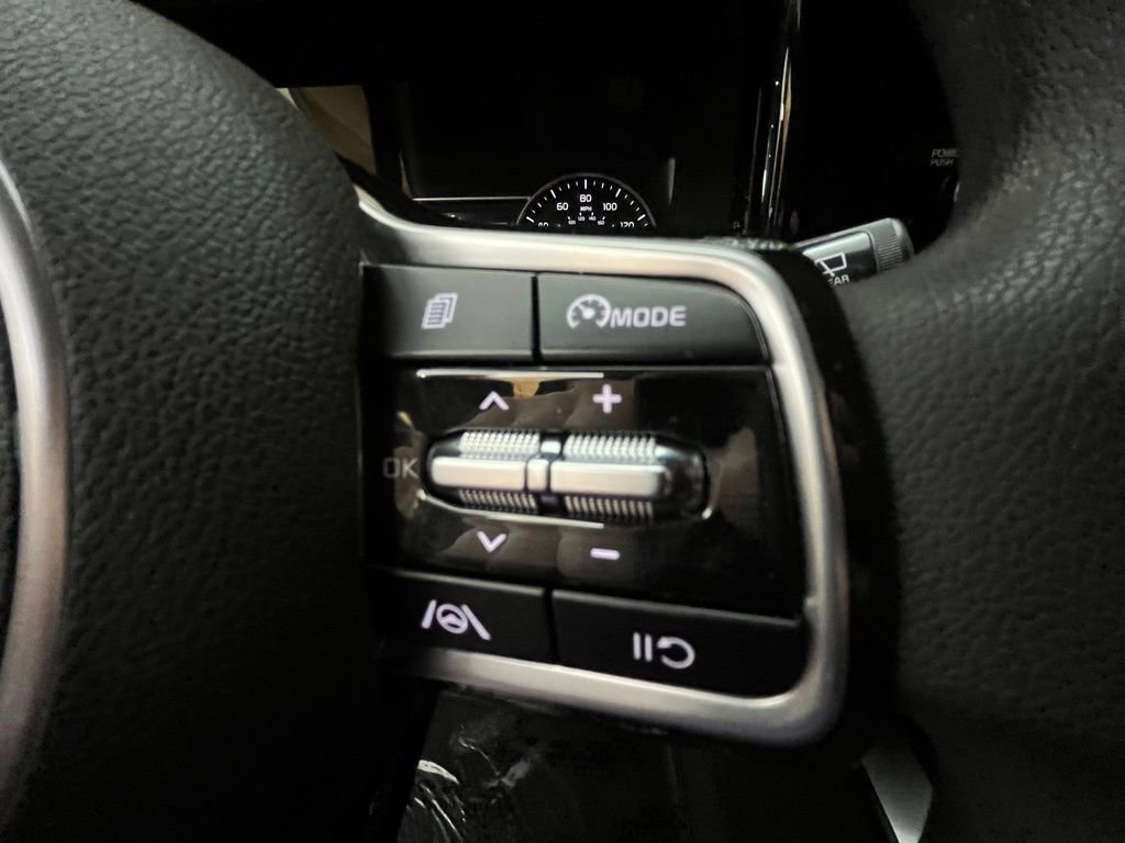 Used 2021 Kia Sorento LX image 24