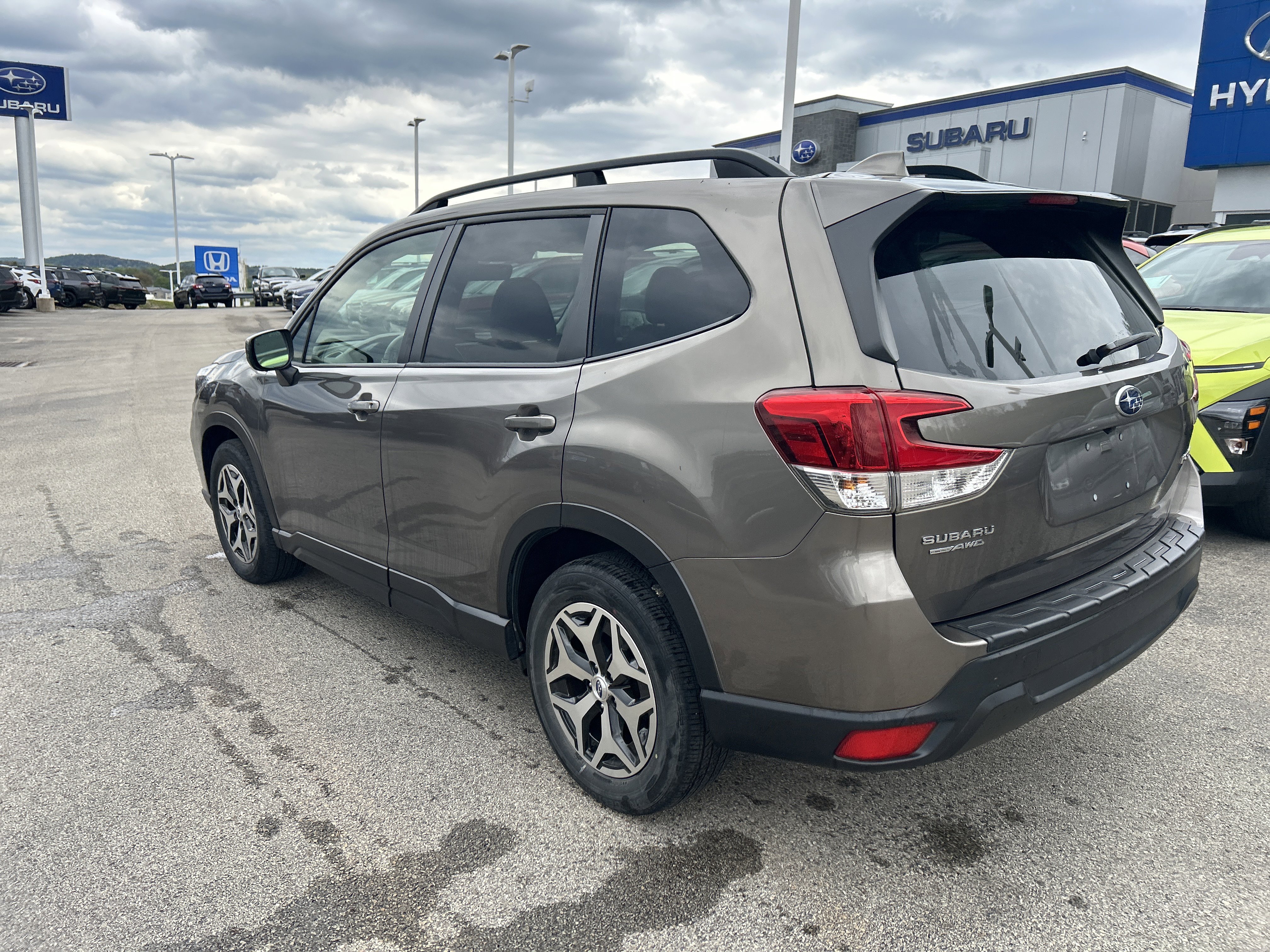 Used 2021 Subaru Forester Premium w/ Popular Package #1 AWD/4WD image 14