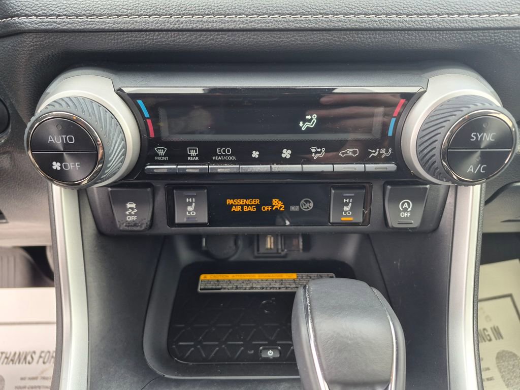 Used 2021 Toyota RAV4 XLE Premium image 20