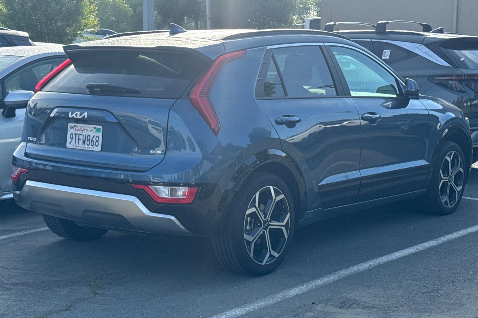 Used 2025 Kia Niro EX Touring FWD image 5