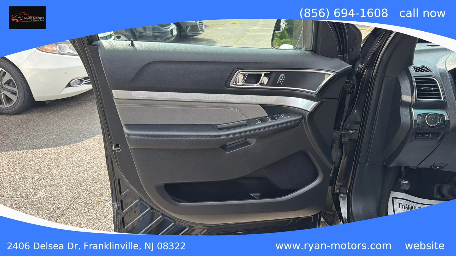 Used 2017 Ford Explorer XLT w/ XLT Appearance Package AWD/4WD image 16