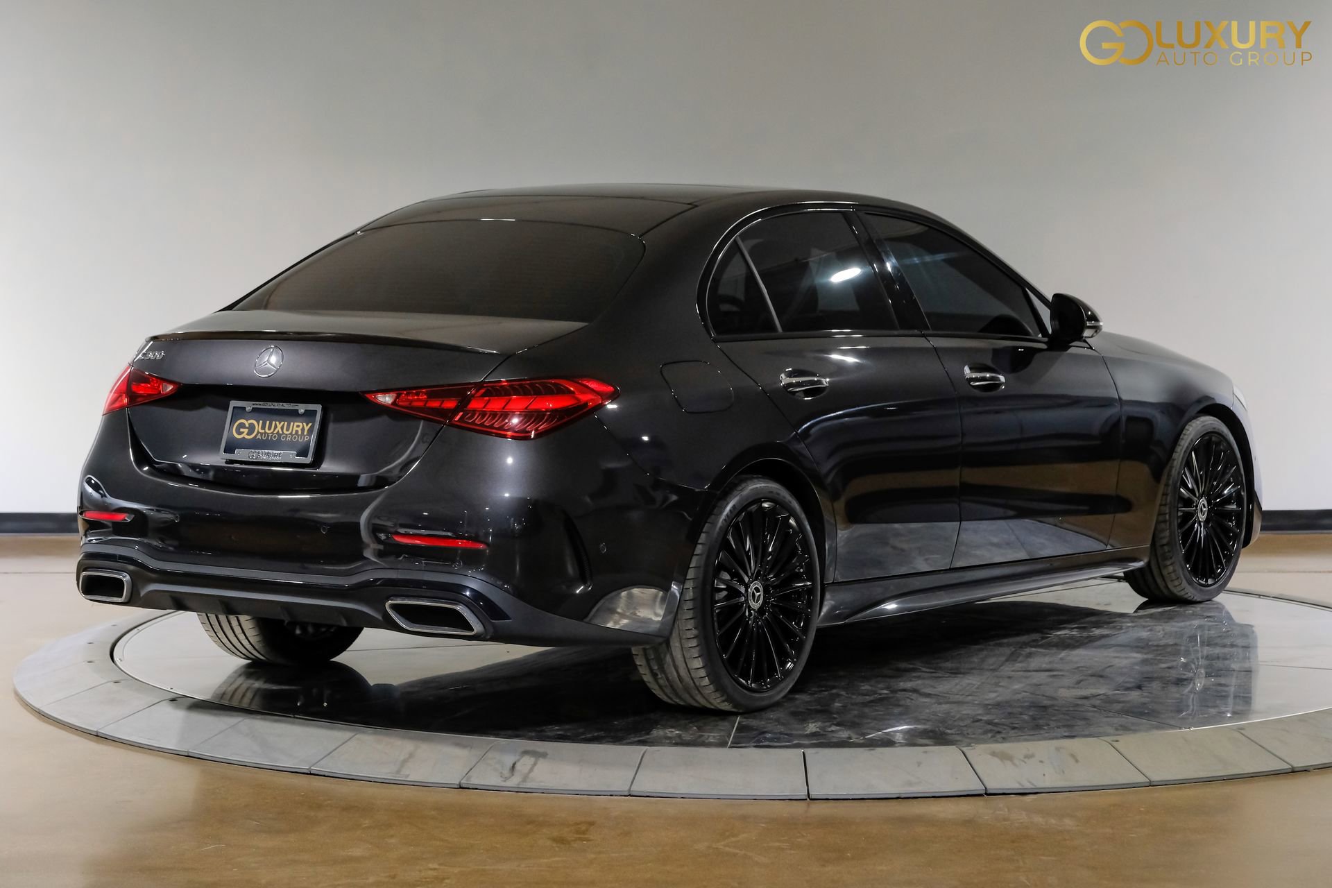 Used 2024 Mercedes-Benz C 300 Sedan w/ Pinnacle Trim Package image 10