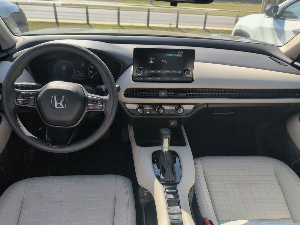 Used 2025 Honda HR-V LX image 27