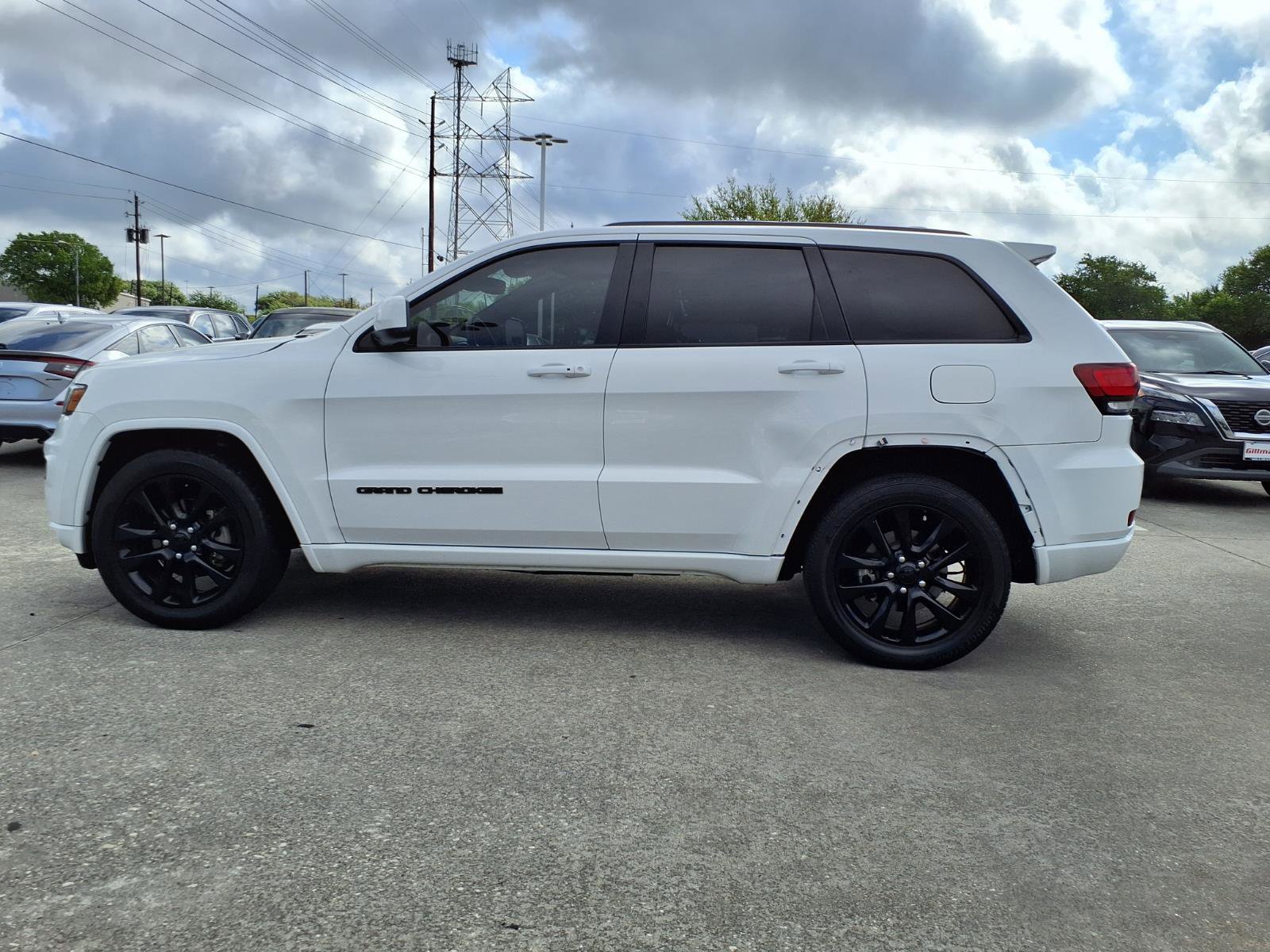 Used 2019 Jeep Grand Cherokee Altitude RWD image 25
