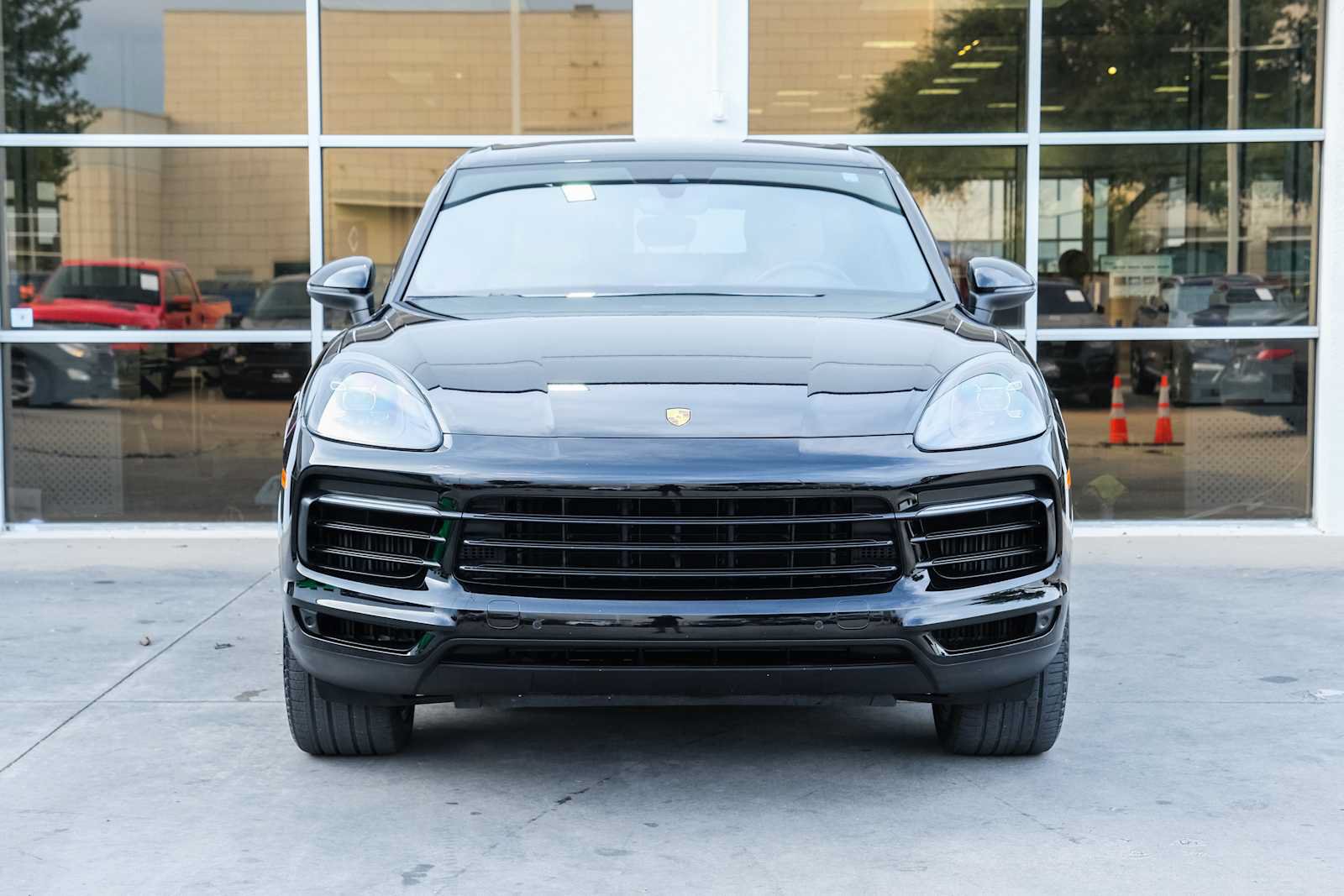 Used 2019 Porsche Cayenne AWD/4WD image 2
