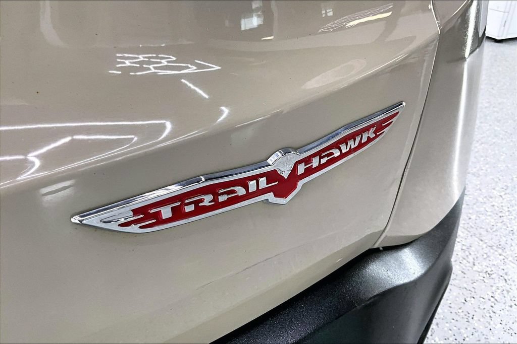 Used 2016 Jeep Renegade Trailhawk AWD/4WD image 24