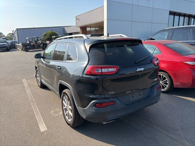 Used 2016 Jeep Cherokee Latitude w/ Comfort & Sound Group FWD image 4