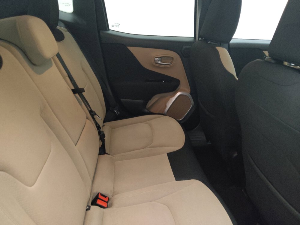 Used 2015 Jeep Renegade Latitude w/ Popular Equipment Group AWD/4WD image 19