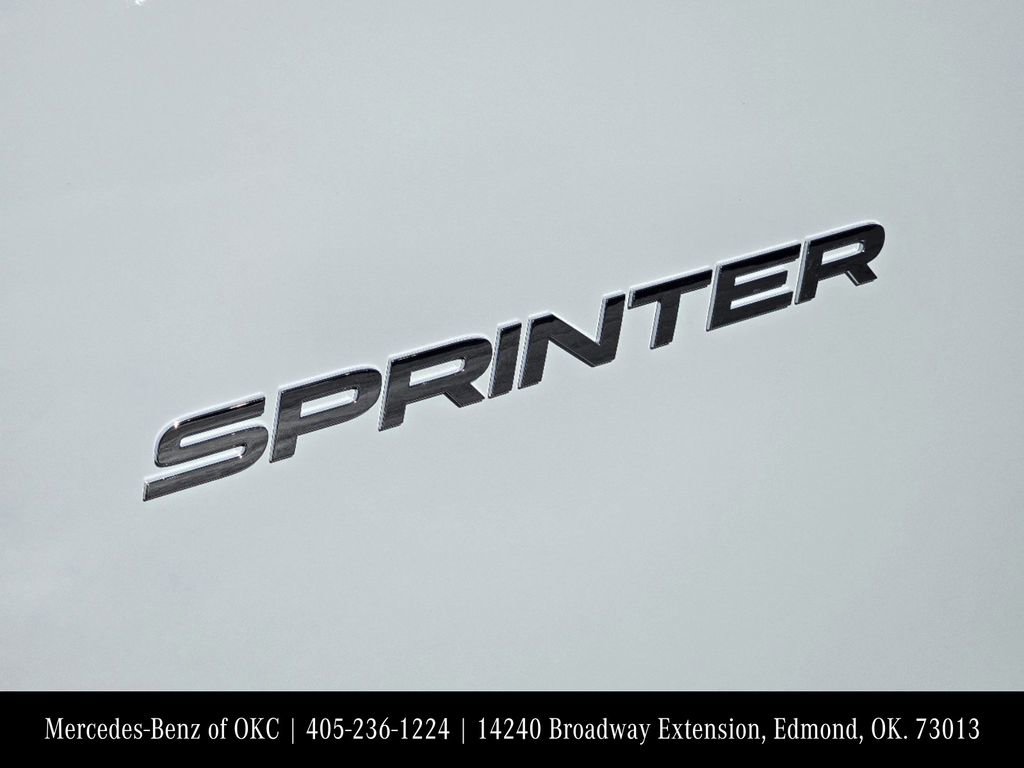 Used 2025 Mercedes-Benz Sprinter 2500 image 9