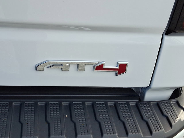 Used 2025 GMC Sierra 1500 AT4 w/ Technology Package AWD/4WD image 37