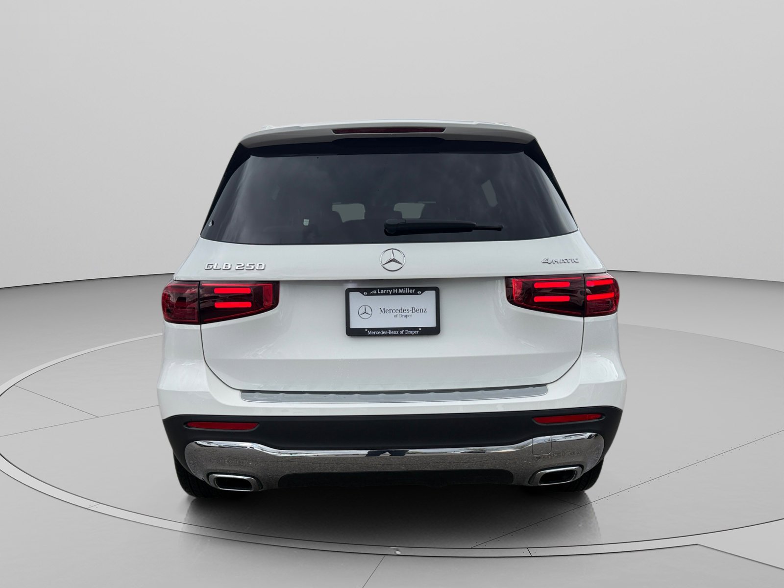 Certified 2026 Mercedes-Benz GLB 250 4MATIC image 4