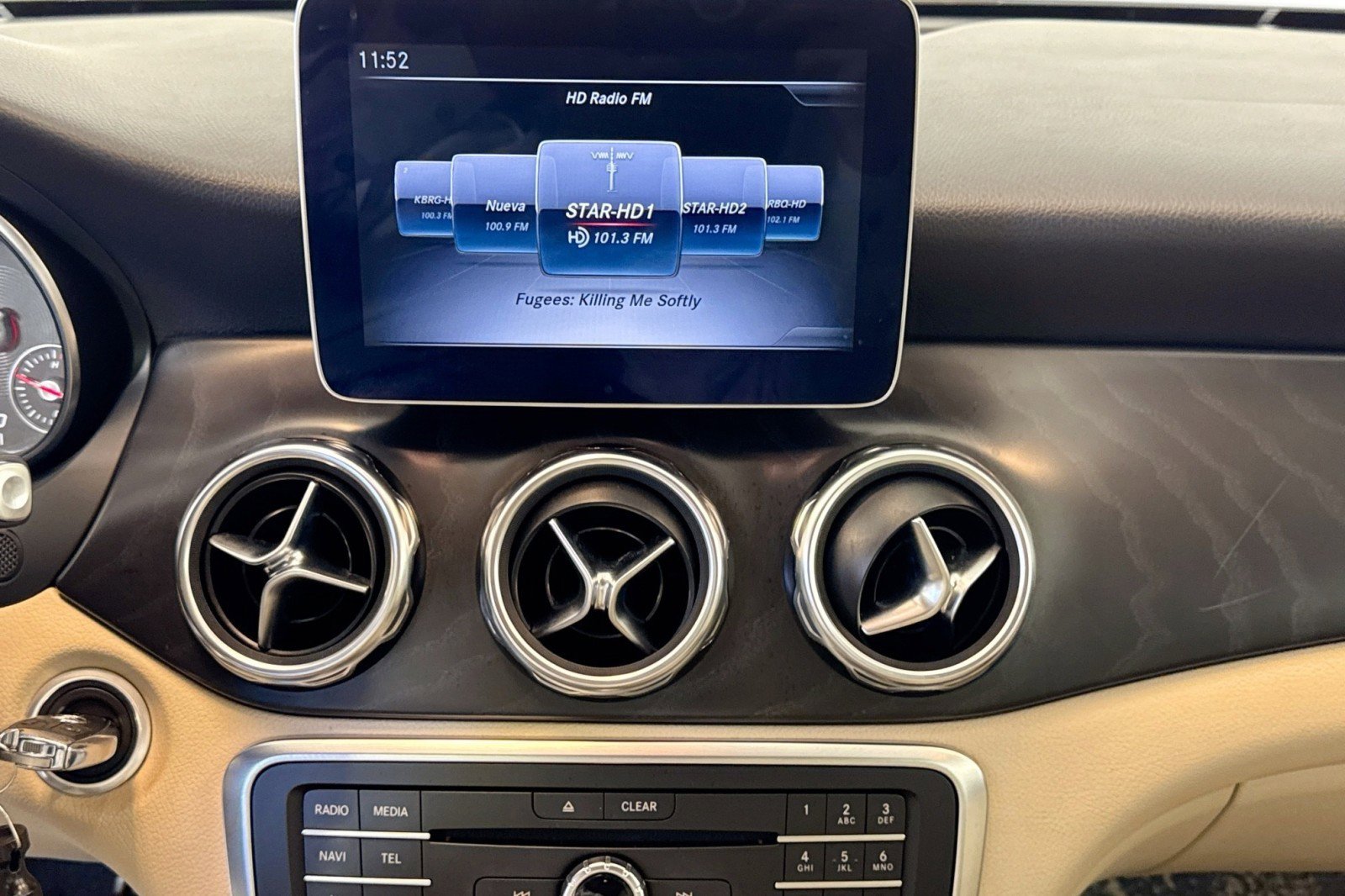 Used 2019 Mercedes-Benz GLA 250 GLA 250 4MATIC SUV w/ Convenience Package image 15
