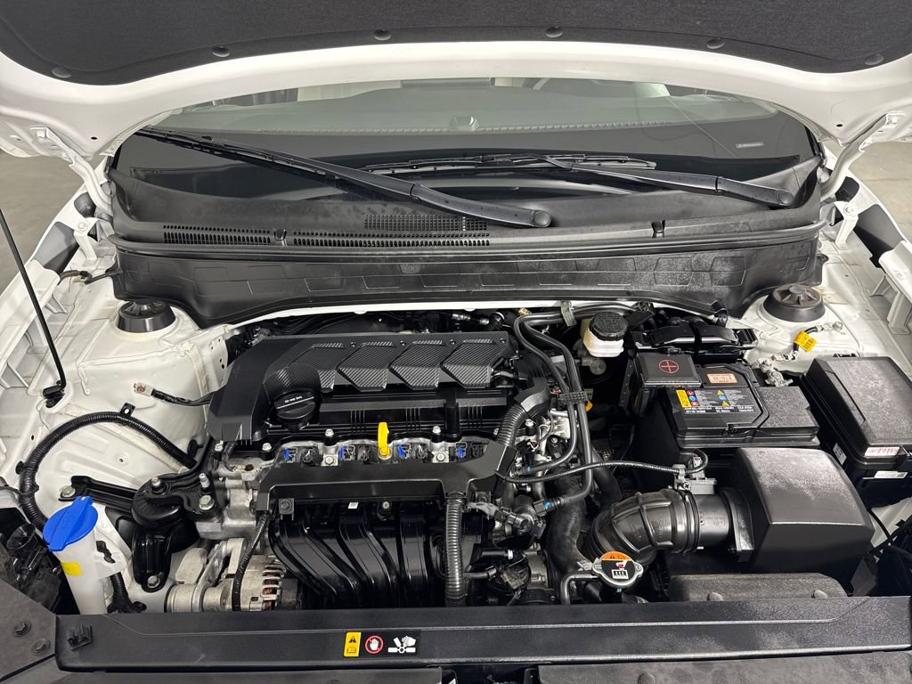 Certified 2025 Hyundai Venue SEL image 21