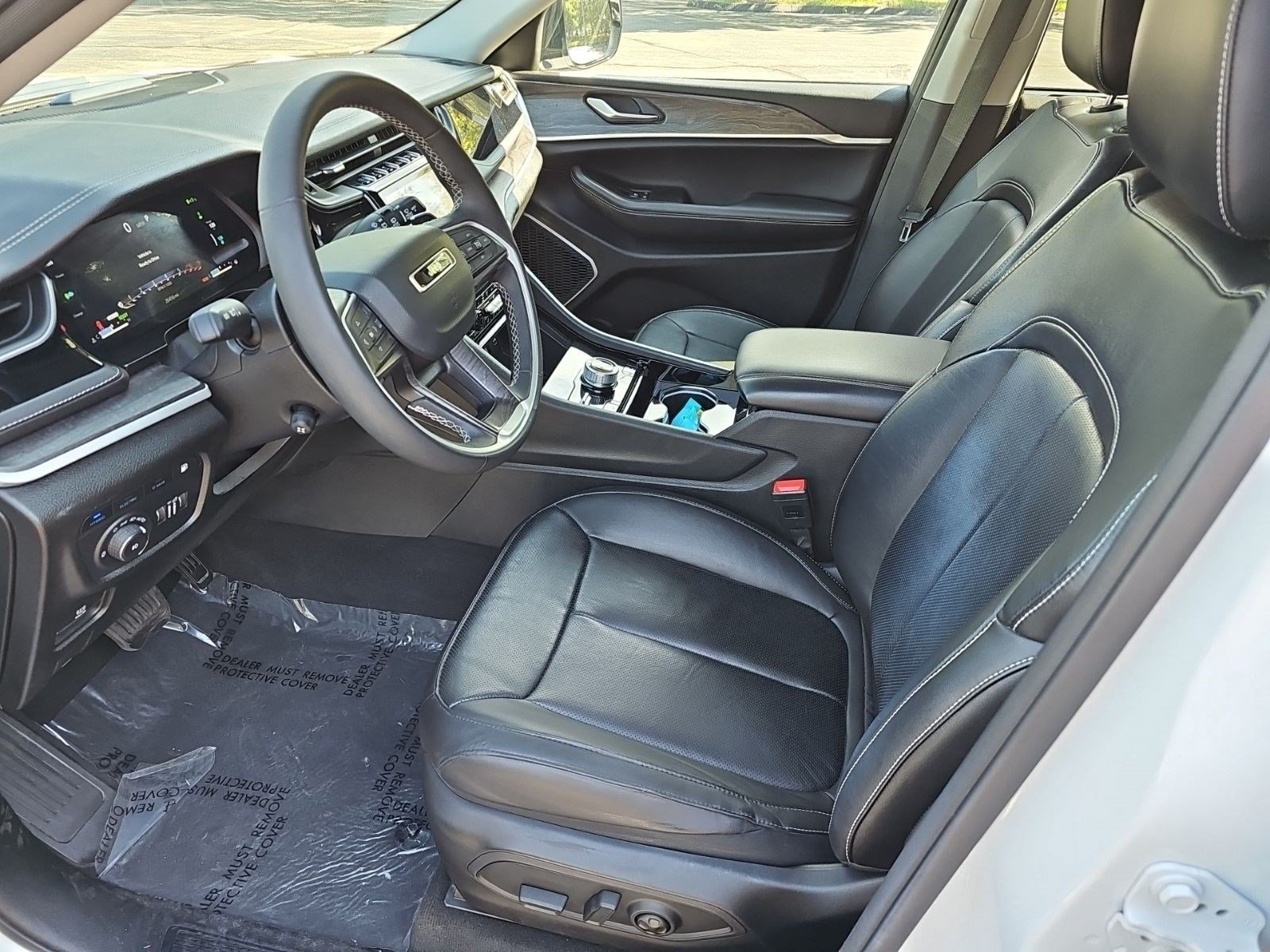 Used 2023 Jeep Grand Cherokee 4WD 4xe w/ Luxury Tech Group II image 19
