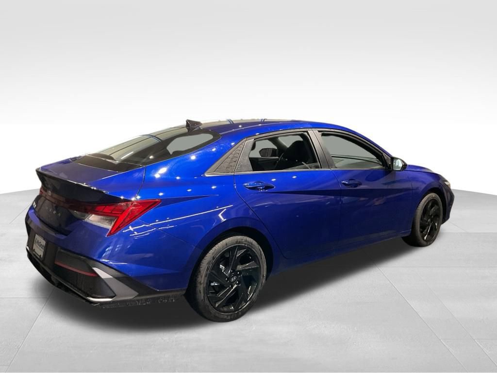 New 2026 Hyundai Elantra SEL Sport Premium FWD image 3