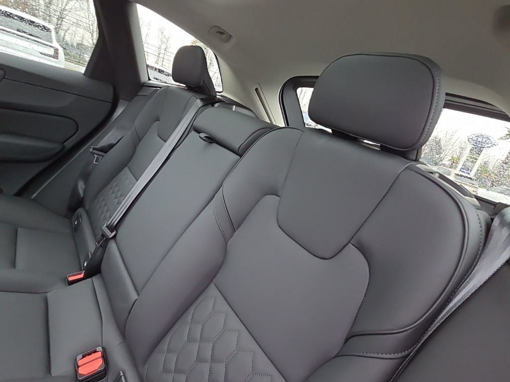 New 2026 Volvo XC60 B5 Core w/ Protection Package Premier AWD/4WD image 6