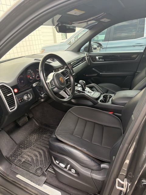 Used 2021 Porsche Cayenne AWD/4WD image 12