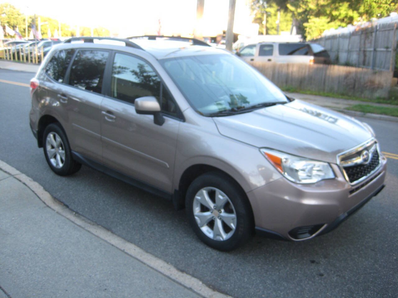 Used 2015 Subaru Forester 2.5i Premium w/ All-Weather Package AWD/4WD image 3