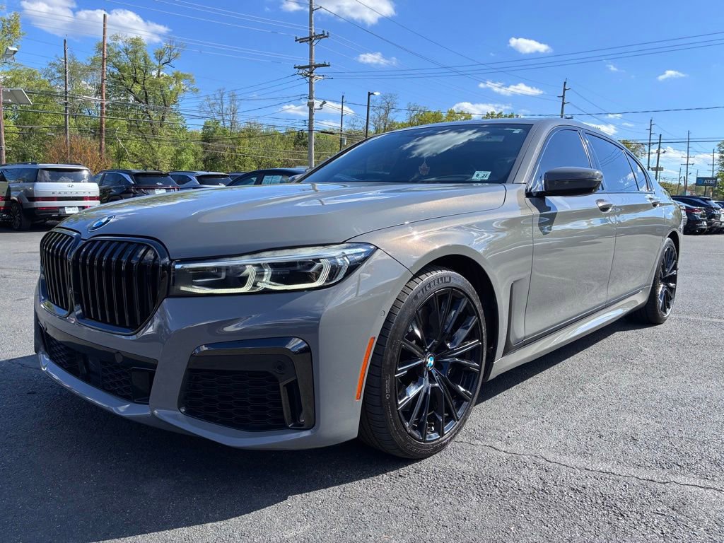 Used 2022 BMW 750i xDrive w/ Luxury Rear Seating Package AWD/4WD image 3