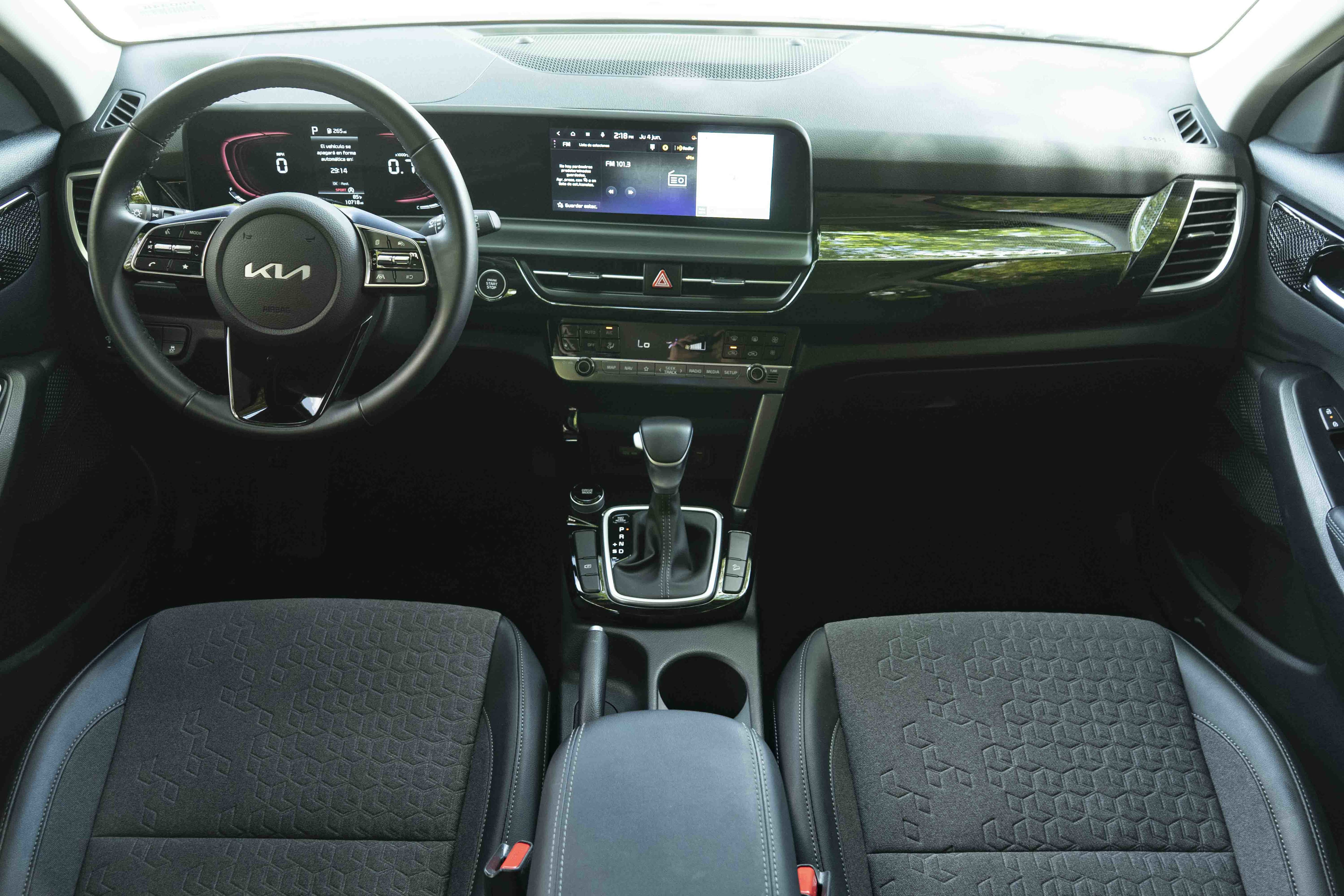 Used 2025 Kia Seltos S FWD image 26