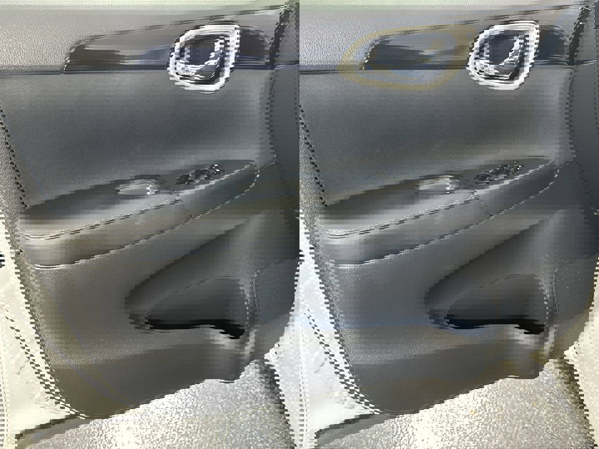 Used 2018 Nissan Sentra SV image 32