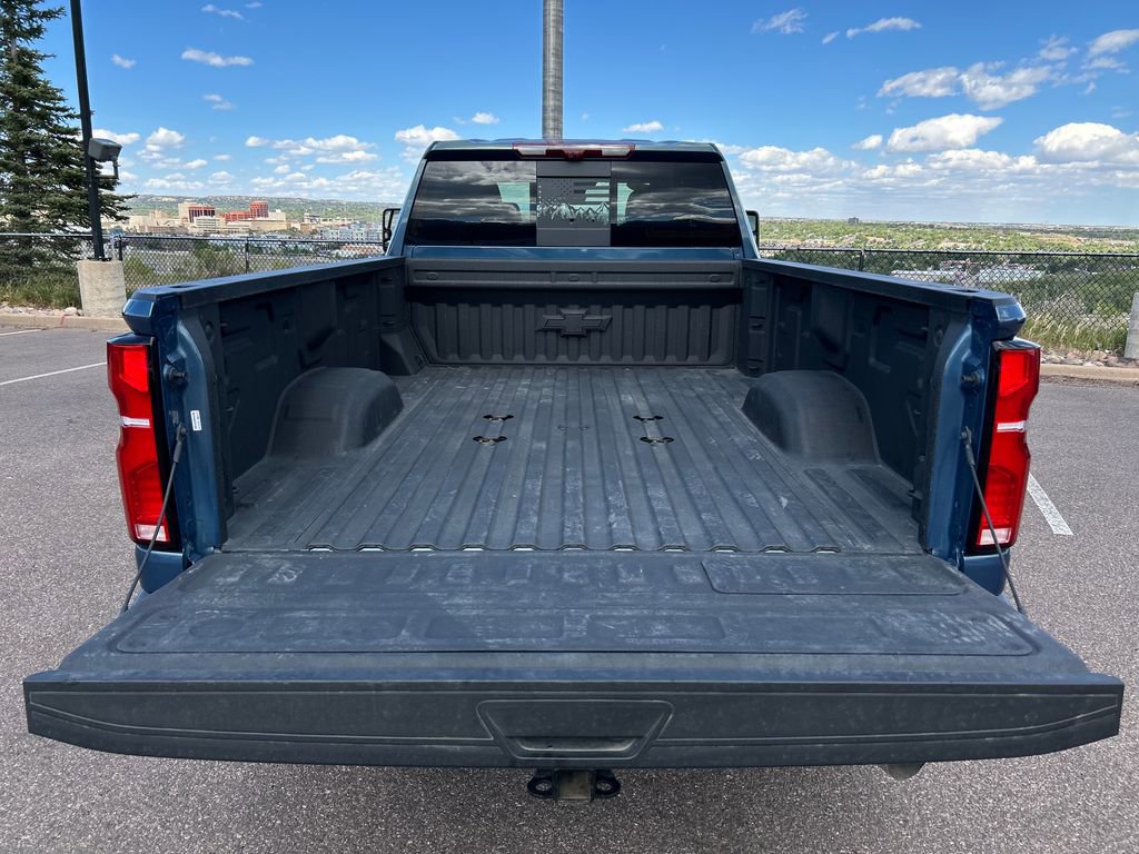 Used 2025 Chevrolet Silverado 3500 High Country w/ High Country Premium Package AWD/4WD image 5