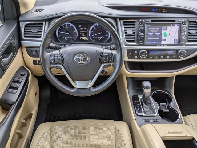 Used 2018 Toyota Highlander Limited Platinum image 16