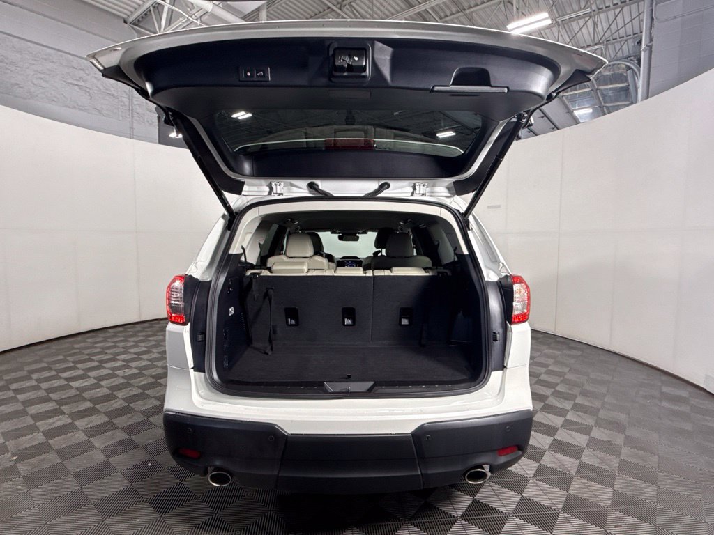 Used 2023 Subaru Ascent Limited AWD/4WD image 9